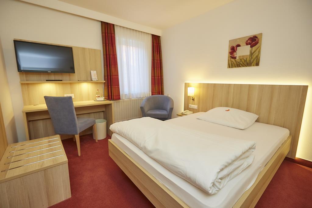 Hotel Roessle Trochtelfingen Extérieur photo
